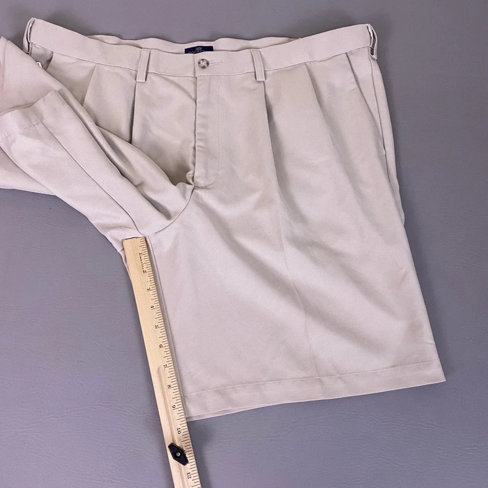 Dockers Golf Shorts Men's 42 Khaki Pleated Front Modern Comfort Beige New *Wear*
